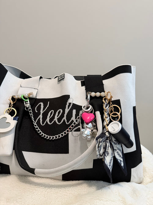 B&W TOTE BAG