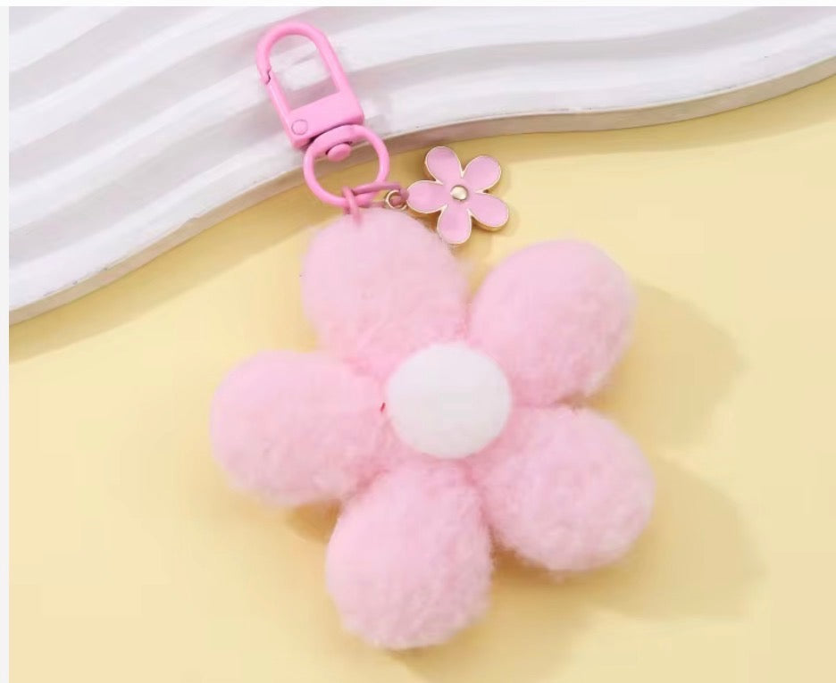 POM POM FLOWER KEY CHAIN