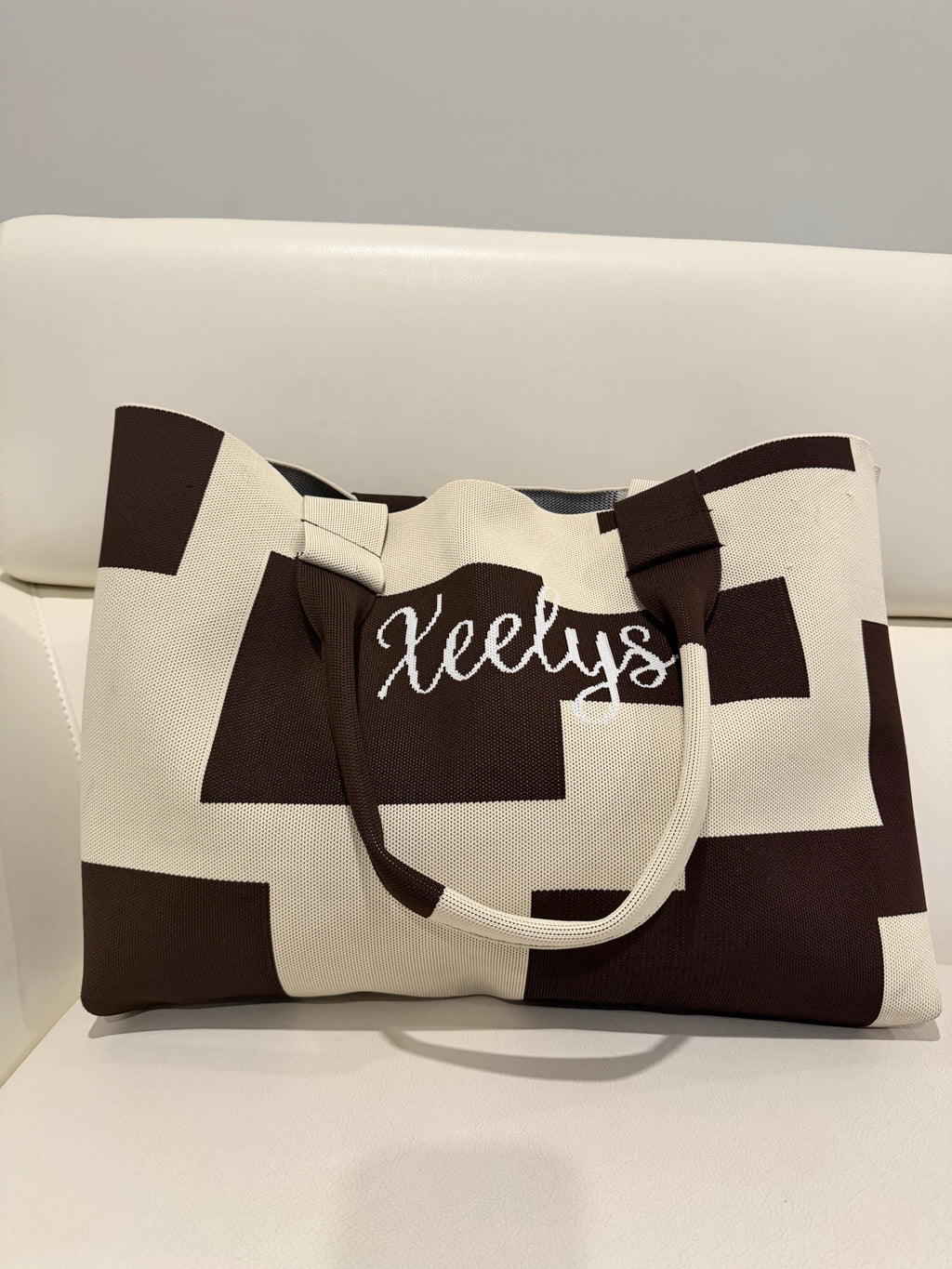 BEIGE TOTE BAG